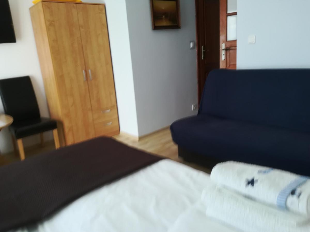 Pokoje Goscinne Jutrzenka Swarzewo Exterior foto